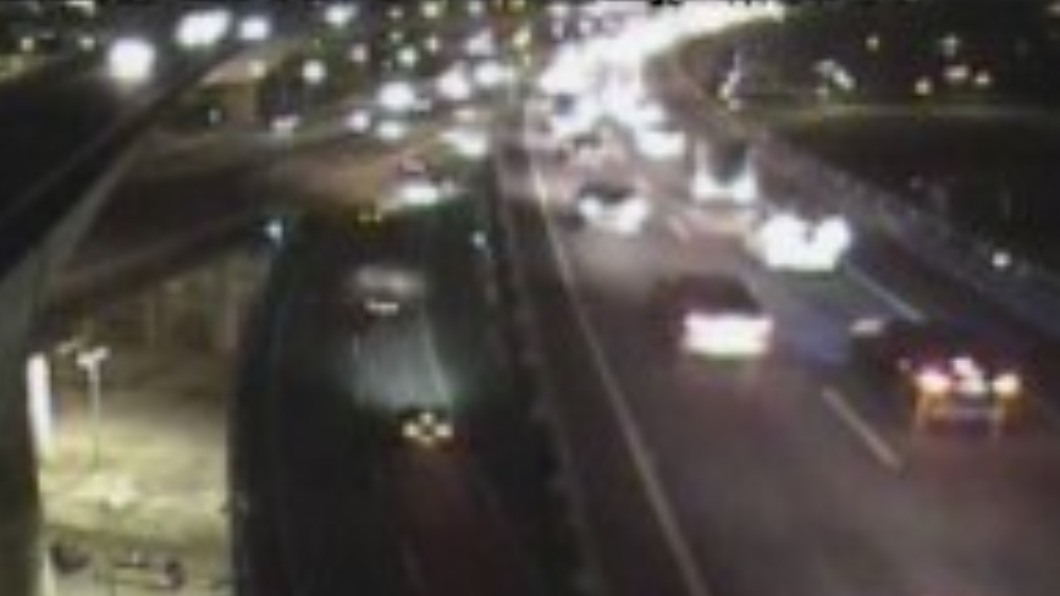 國道部分路段車速不到20公里。(圖/高公局即時路況)