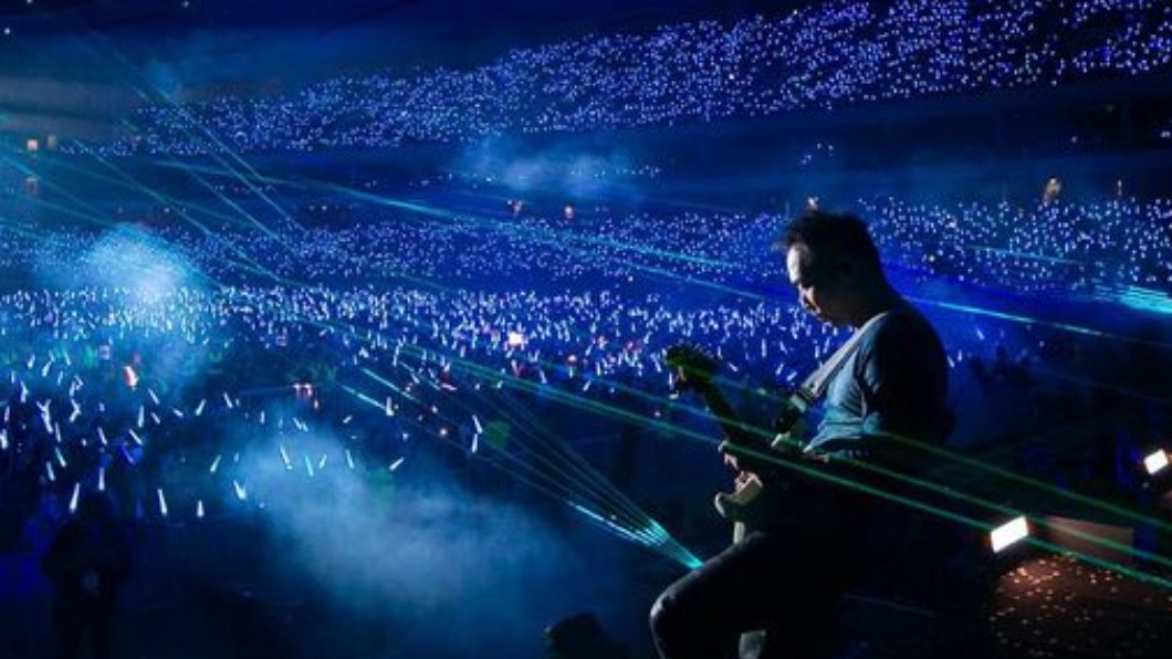 五月天開唱首日贈逾2萬份口罩 師妹白安先登場