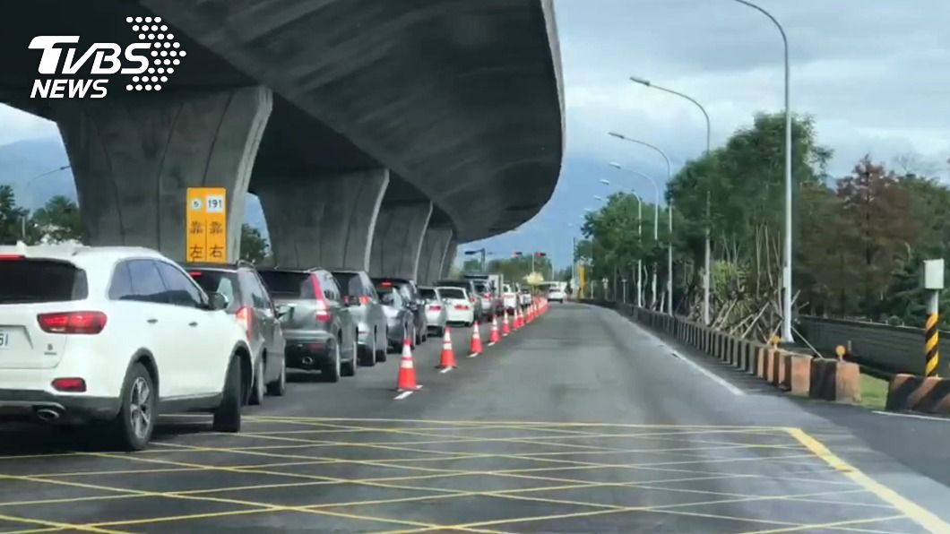 收假湧車潮 國5宜蘭至坪林車速40公里以下