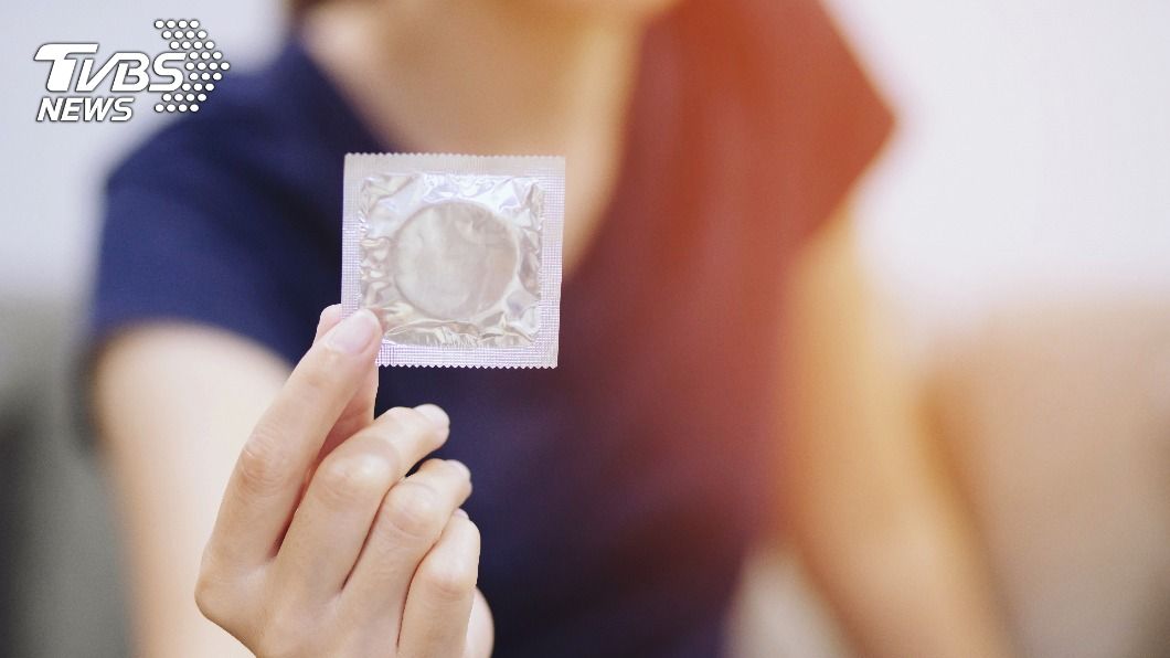 告別童貞!女友貼心「準備套套」 他一看臉超綠