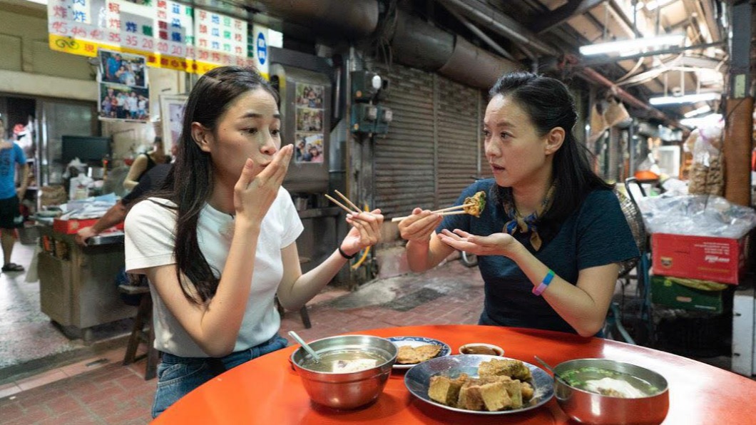 曾寶儀主持自製外景旅遊節目,一圓夢想。(圖/翻攝自曾寶儀臉書)