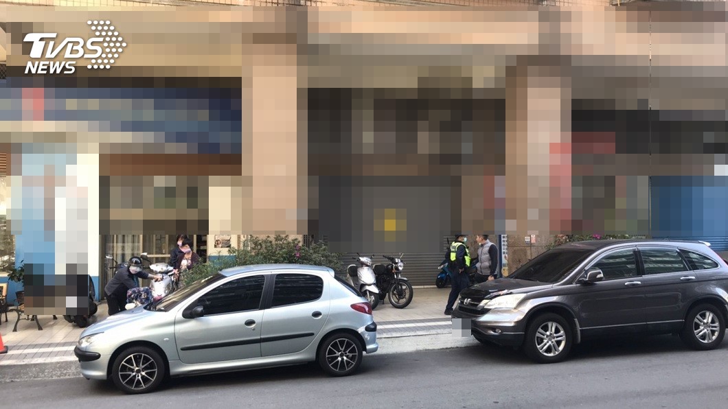 台中市一名婦人疑似先生買錯保養品和化妝品，一氣之下把對方敢出門，沒想到先生6天後回家，婦人已經死亡。（圖／TVBS）