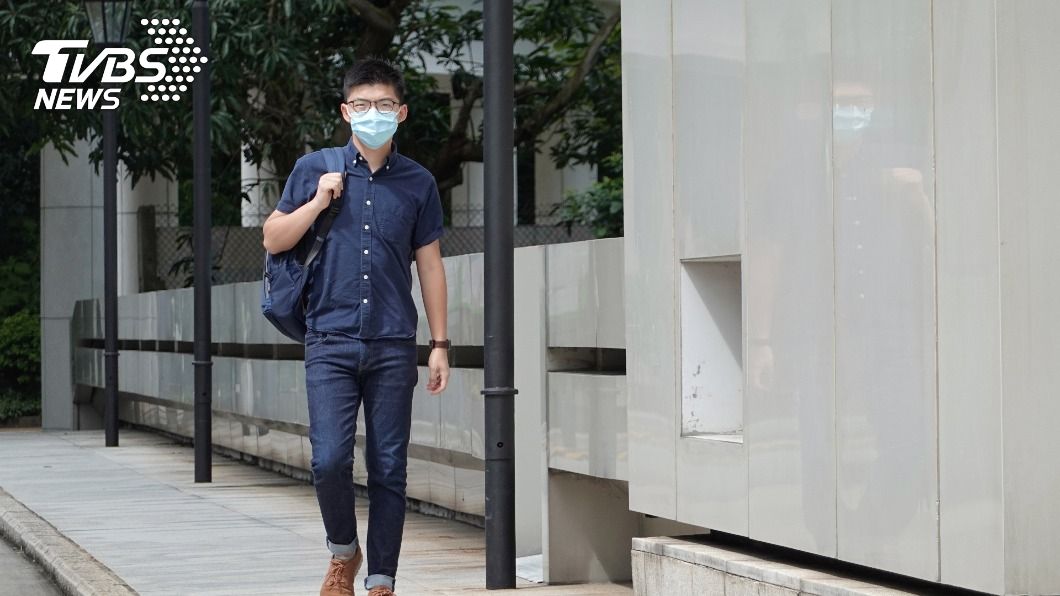 港警大肆拘捕逾50名泛民人士 黃之鋒住所也遭查