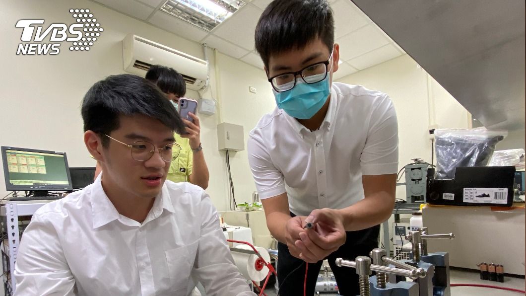 成大研發固態鋅碳電池 無環境污染及回收問題