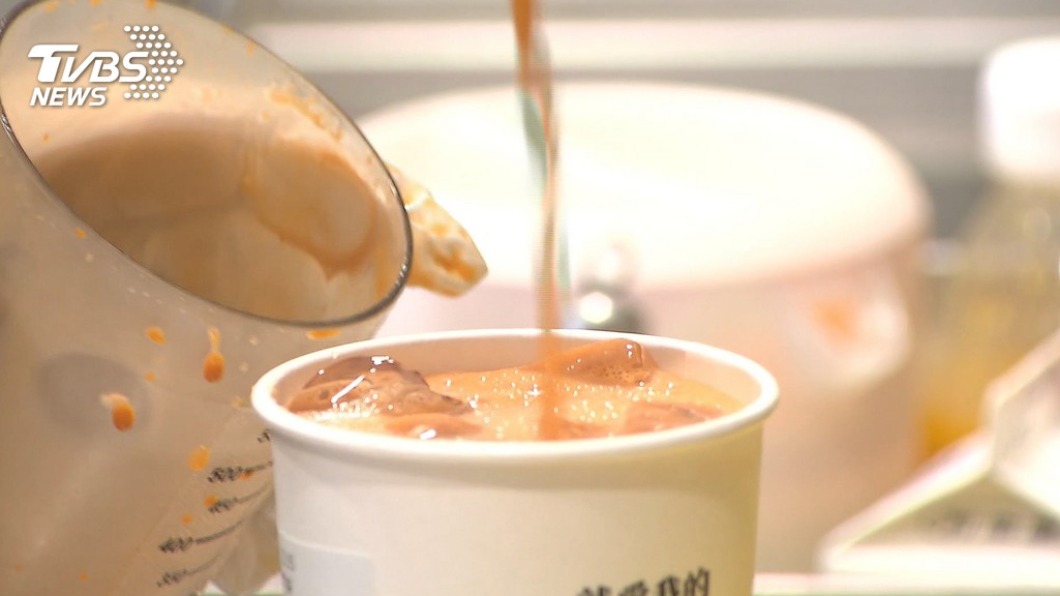 含有咖啡因之飲料,恐使身體脫水狀況惡化。(圖/TVBS資料畫面)