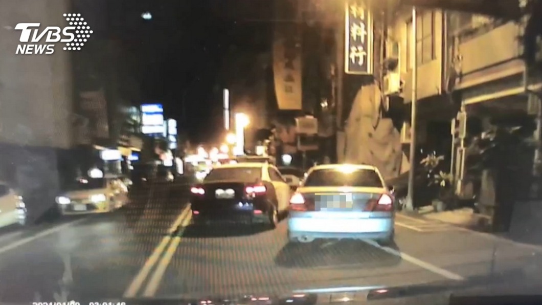 酒駕載女友竟開車衝撞警車 警破窗制伏送辦