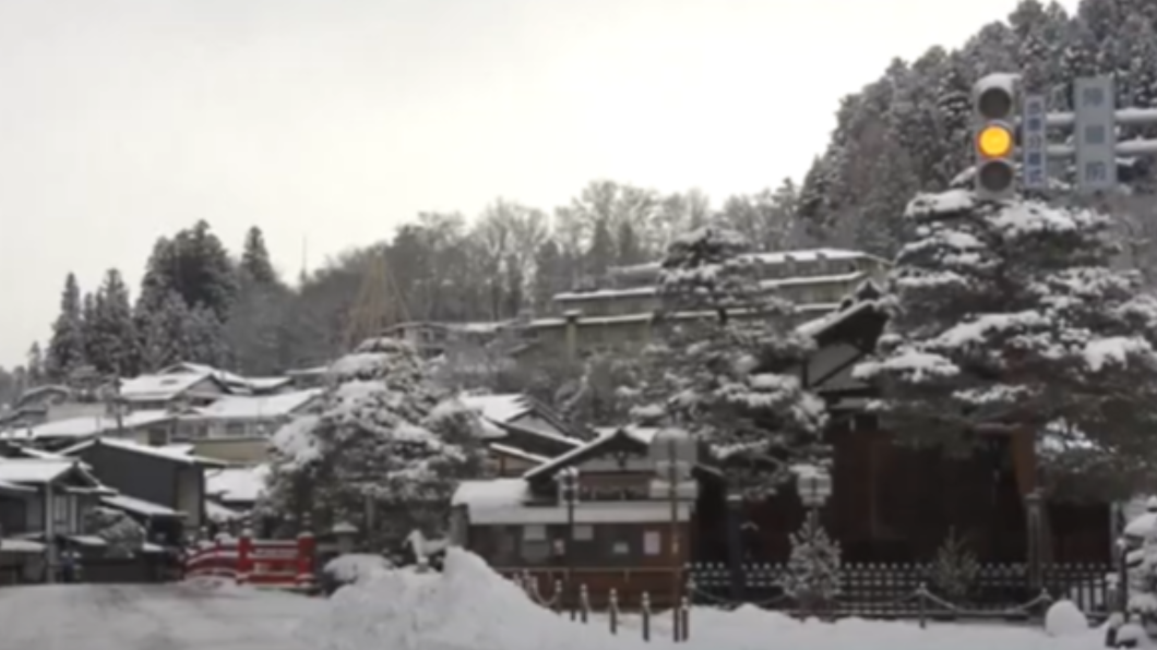 日本岐阜縣大雪警報 500名滑雪客、居民受困大雪
