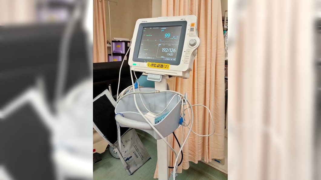喉嚨痛誤當小感冒 女就醫「急戴氧氣罩」血壓狂飆險死