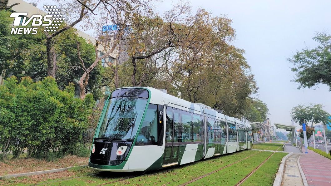高雄輕軌大南環通車加值不加價 刷卡10元拚運量
