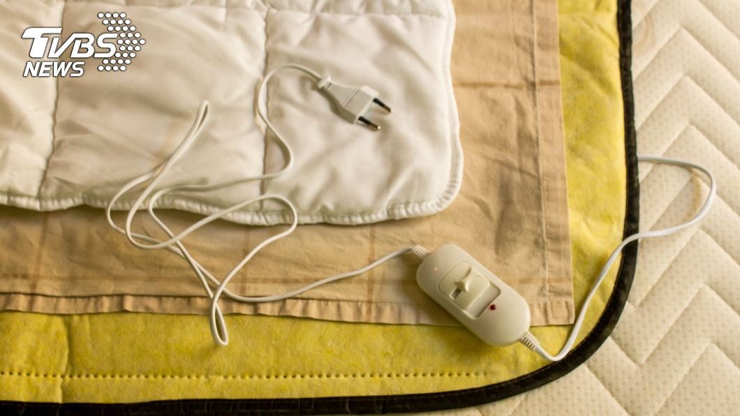 網友大推用電熱毯禦寒。(示意圖/shutterstock達志影像)