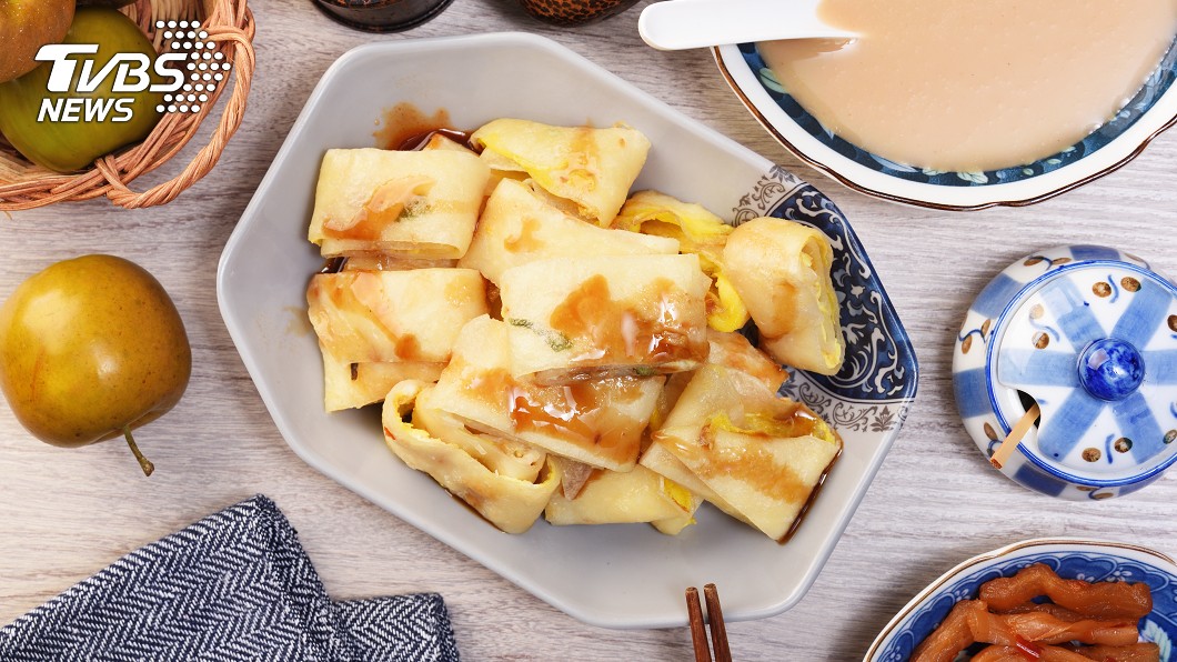 蛋餅是許多民眾在早餐店消費時的必點美食。(示意圖/shutterstock達志影像)