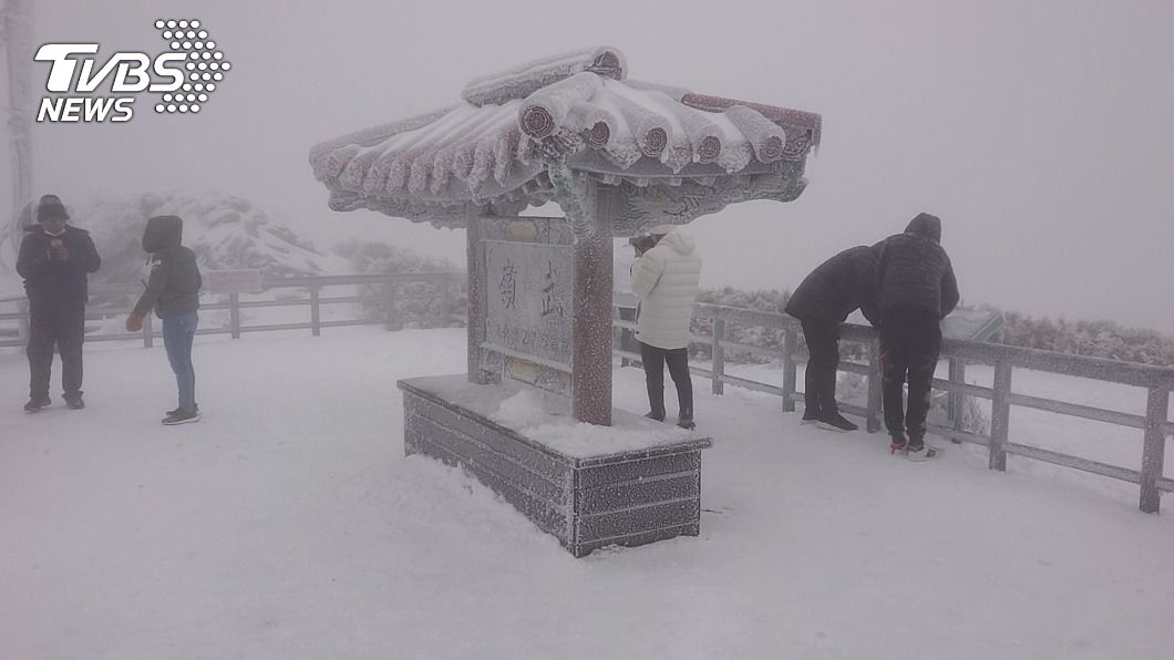 寒流持續發威 合歡山再創入冬最大積雪量