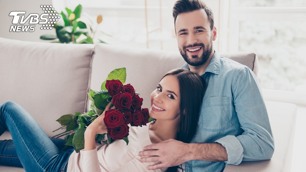 命理師艾菲爾曝4生肖越疼老婆越有錢。（示意圖／shutterstock達志影像）