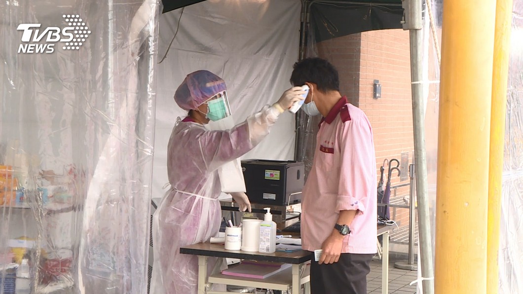 母淚崩「不該讓妳讀護理」 女兒堅守醫院:從不後悔