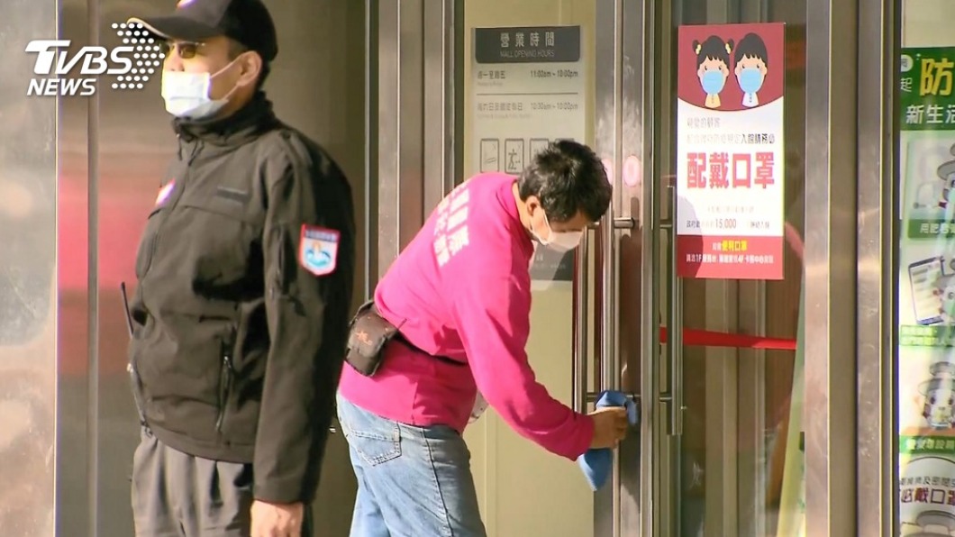 桃園多間賣場封館消毒。(圖/TVBS資料畫面)