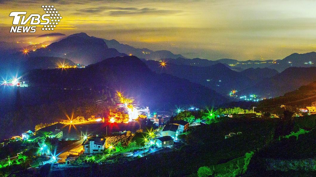 阿里山雲海琉璃光夜景　獲美國際攝影師聯盟佳作
