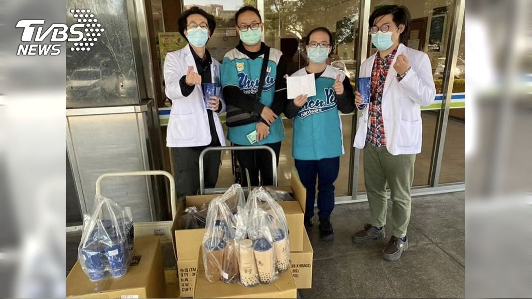 讚振宇五金行　總統：病毒再厲害也比不上人心團結