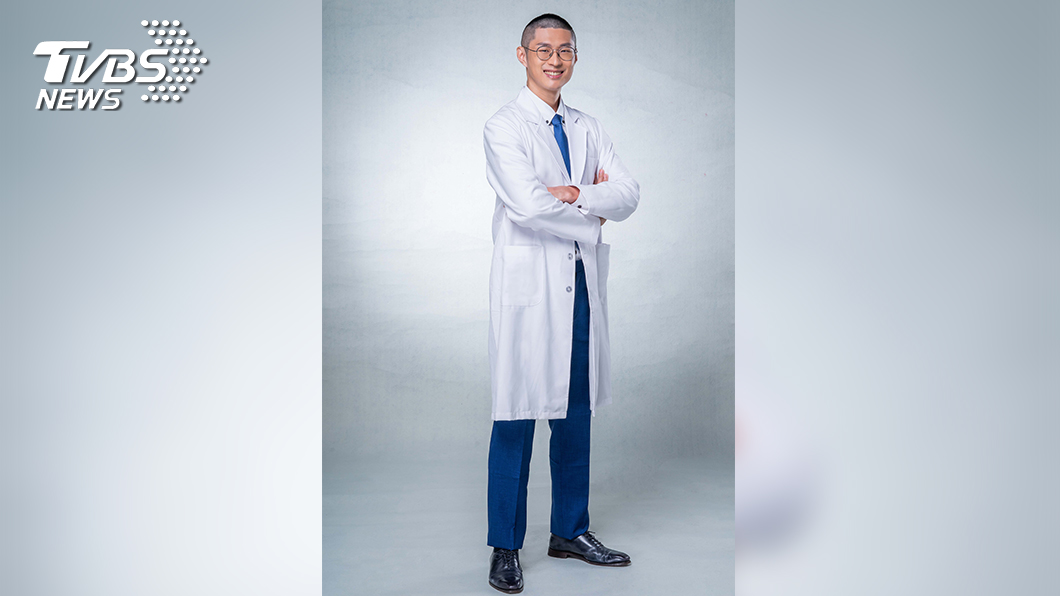 明星御用中醫師黃獻銘 教大家平時如何完整調理身體。圖／TVBS