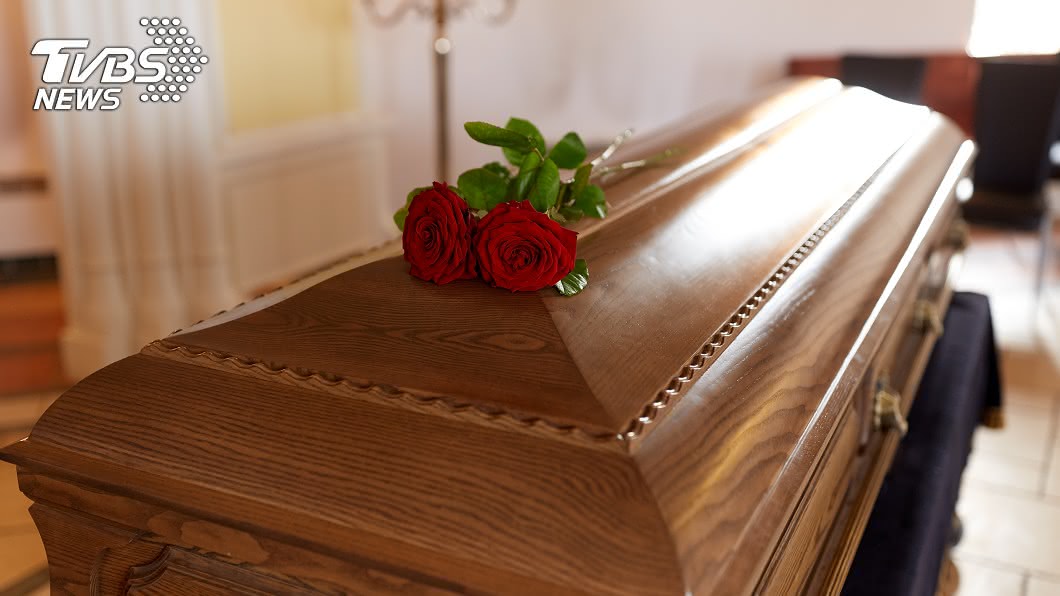 車禍毀容身亡!他11年後突復活 家人傻眼:火化的是誰