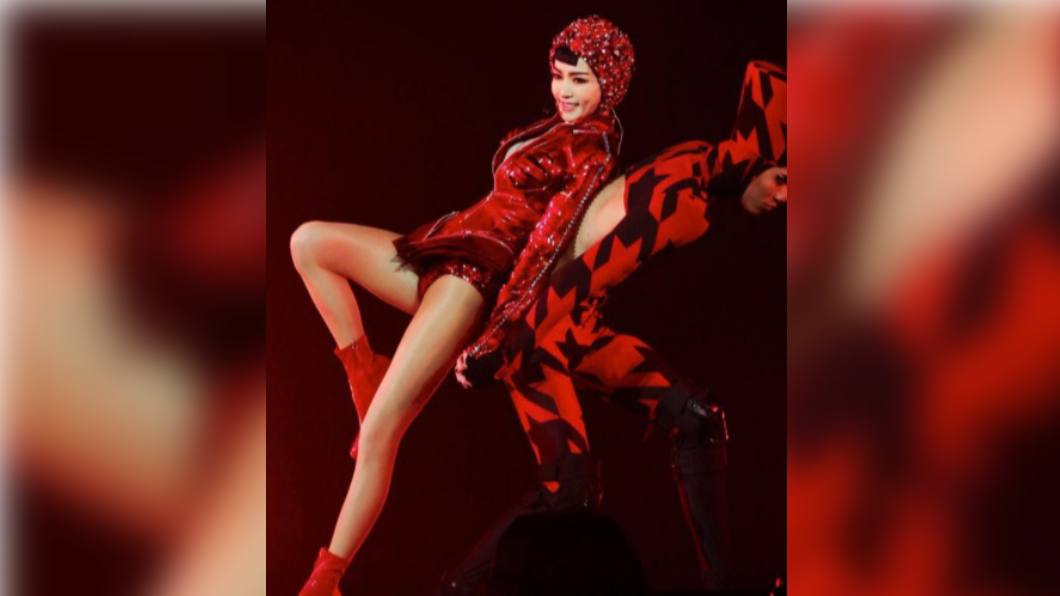 謝金燕注重腿部保養。(圖/翻攝自jeanniehsieh___bbb IG)