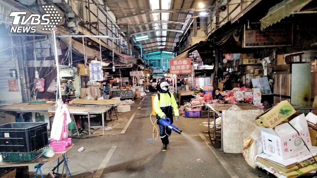 指揮中心公布確診個案足跡 桃捷與環保局展開清消