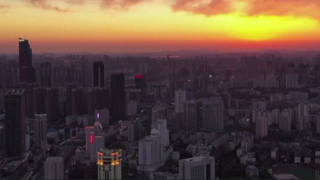 封城滿月,武漢何時才能撥得雲開見日明?(圖/CCTV)
