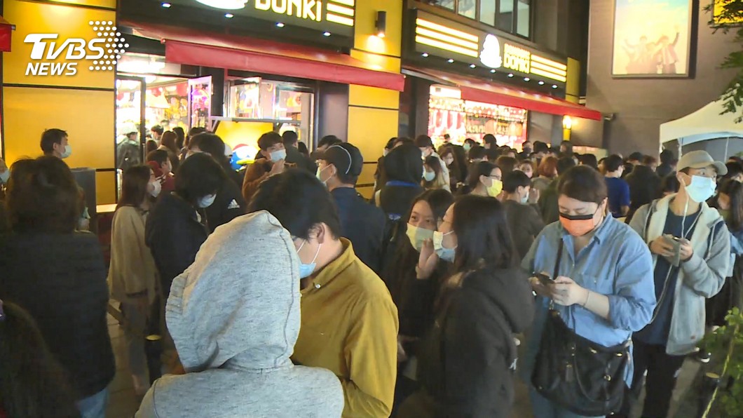 唐吉訶德擠爆!陳時中憂心喊「別急於一時」讓醫護心酸