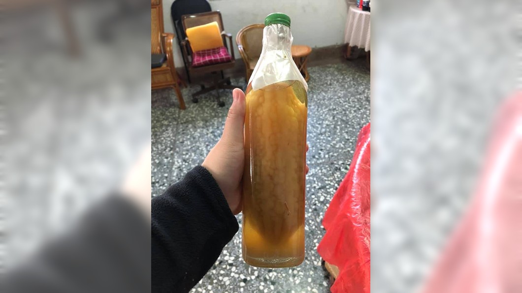 奶奶珍藏20年老酒驚見苦瓜 「怎進去」內行曝解答