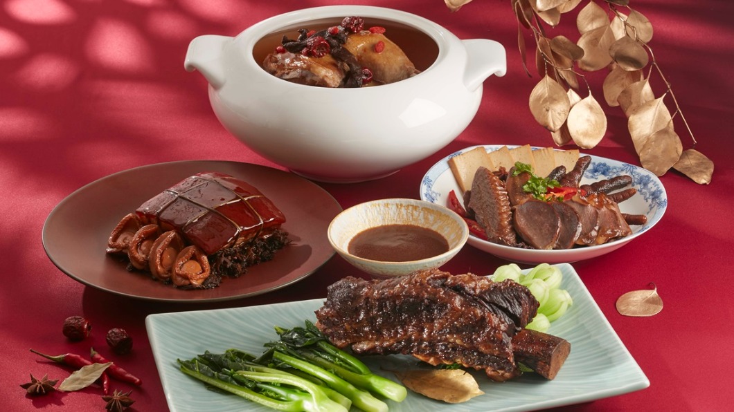 台北寒舍艾美酒店首次推出精緻型的外帶「粵味迎春年菜組」。(圖/翻攝自台北寒舍艾美酒店官網)