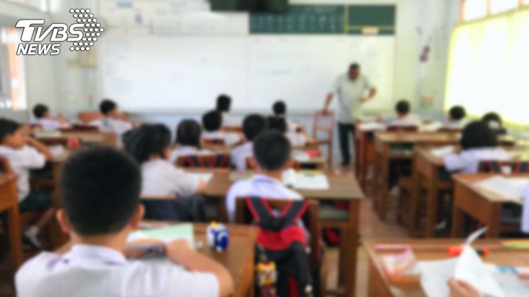 家長請全班飲料 「班導不給喝」還轉送做公關:我買的