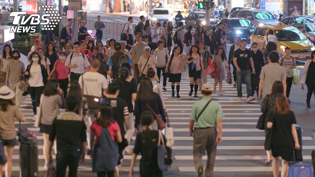 台灣戶籍人口去年首次減少 內政部:下降為2356萬人