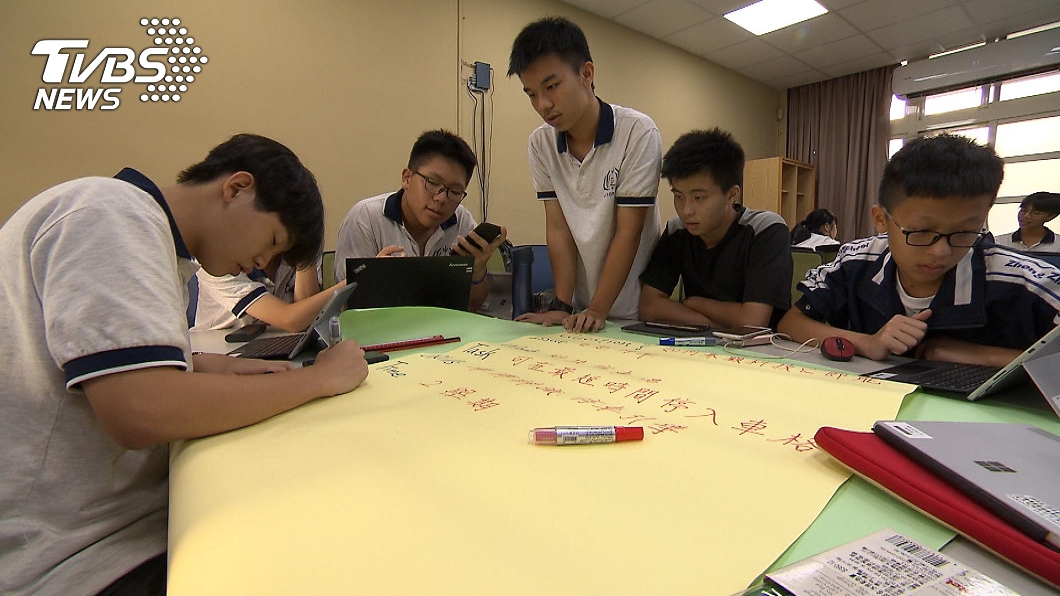 大學端希望學生展現自己的個別特色。(圖/TVBS)