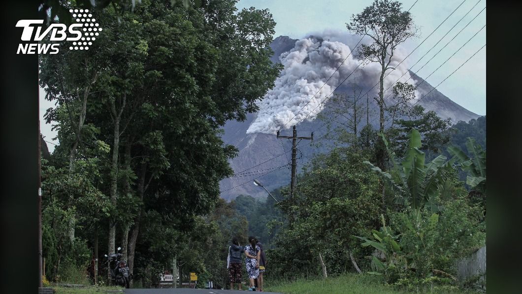 梅拉比火山噴發。(圖/達志影像路透社)