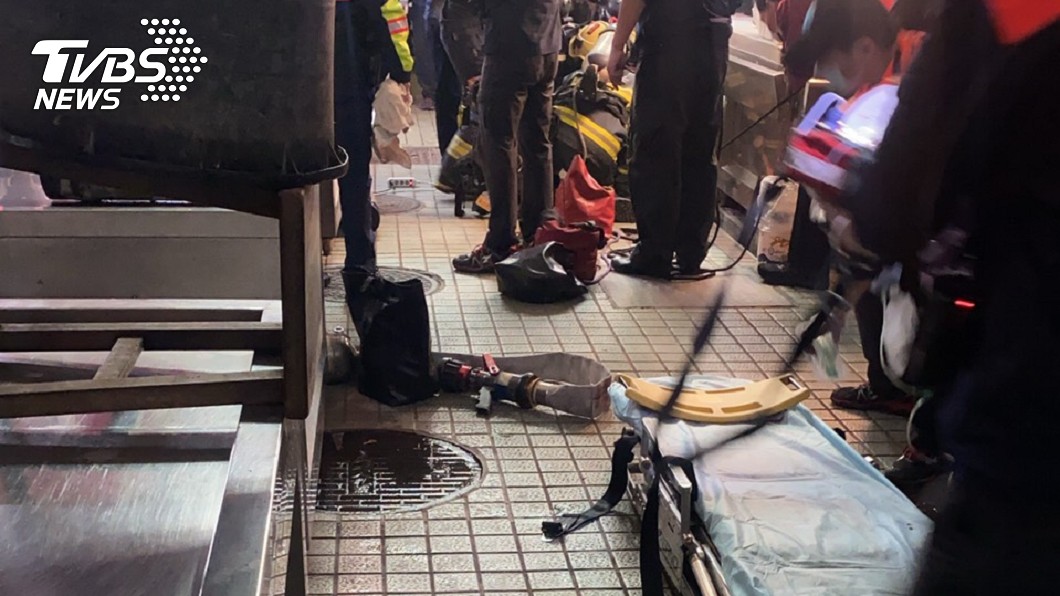 高雄市三民市場3人沼氣中毒。（圖／TVBS）