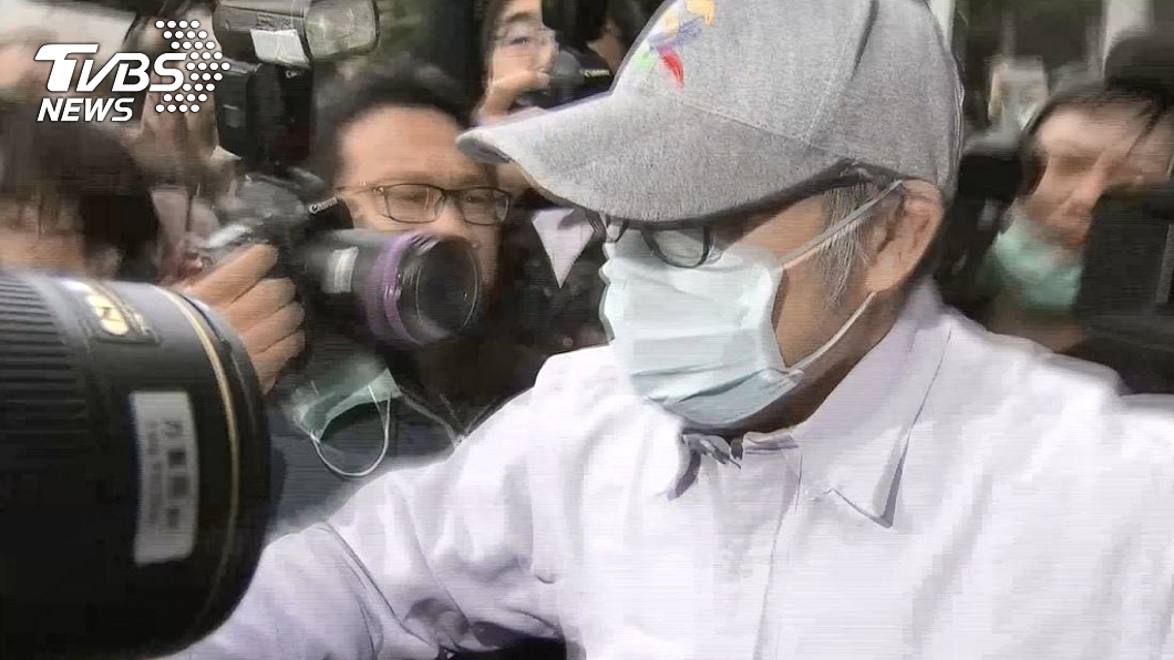 民進黨立委蘇震清交保後,助理推擠媒體導致一名攝影記者受傷。(圖/TVBS)
