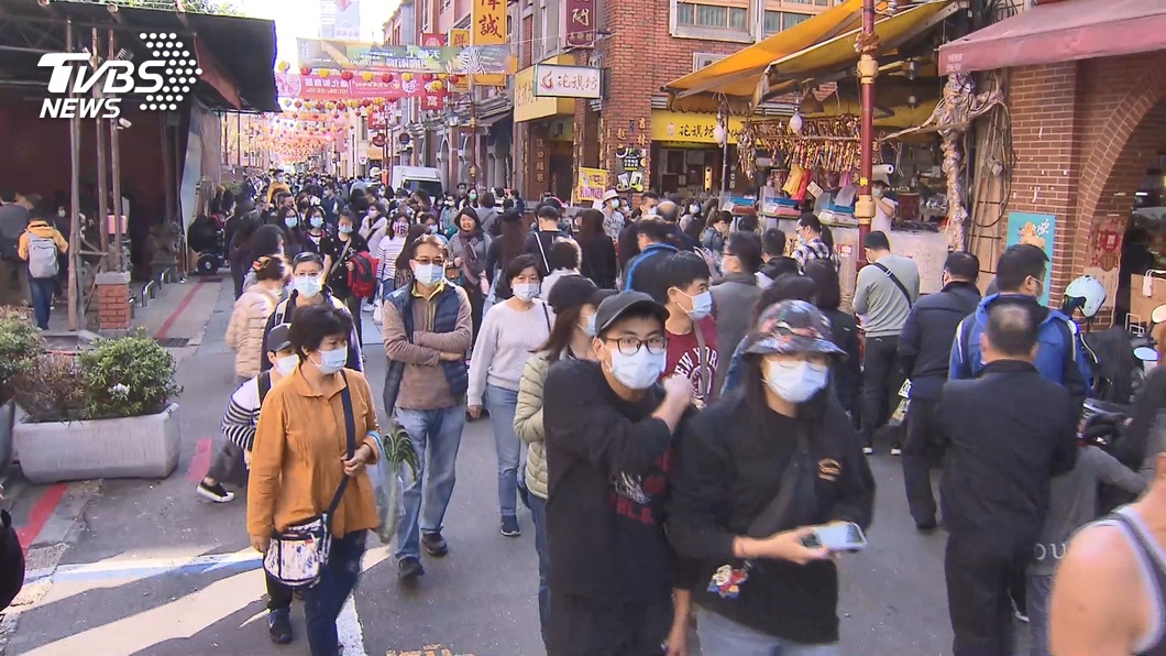 年貨大街停辦業者虧千萬 綠委:室內不管?