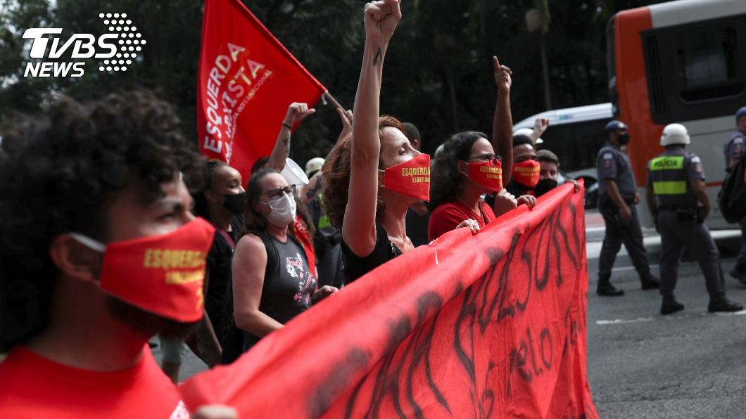 處理疫情失當惹民怨 巴西再爆示威要總統下台