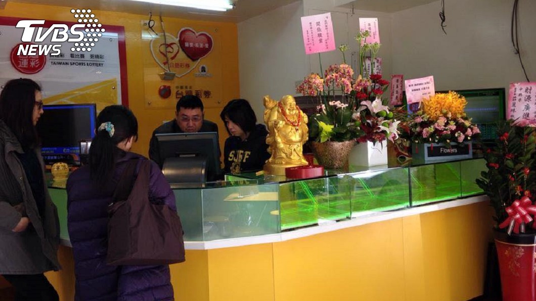 刮刮達人陳偉民綜合經營彩券行多年的經驗，分享3招中獎秘訣。（圖／陳偉民授權提供）