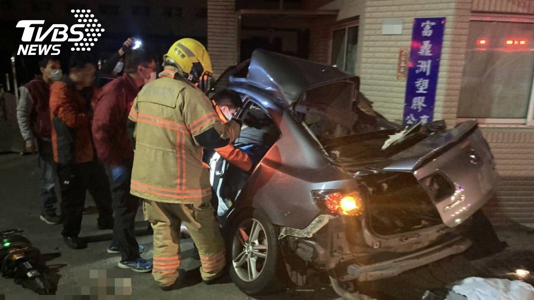台南汽車自撞釀6人亡　南檢判死於頸椎斷裂、氣血胸