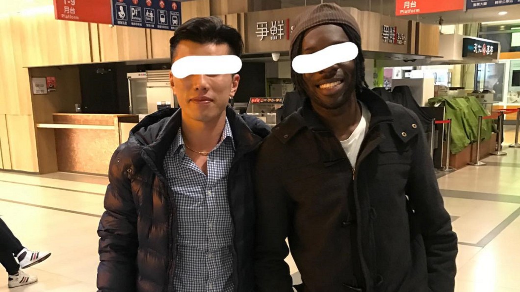 陌生少年歧視膚色 非裔男「淡定回台語」全場讚翻