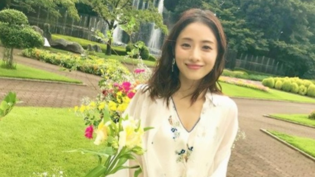 日女星石原聰美確診新冠肺炎。（圖／翻攝自satomisquad IG）