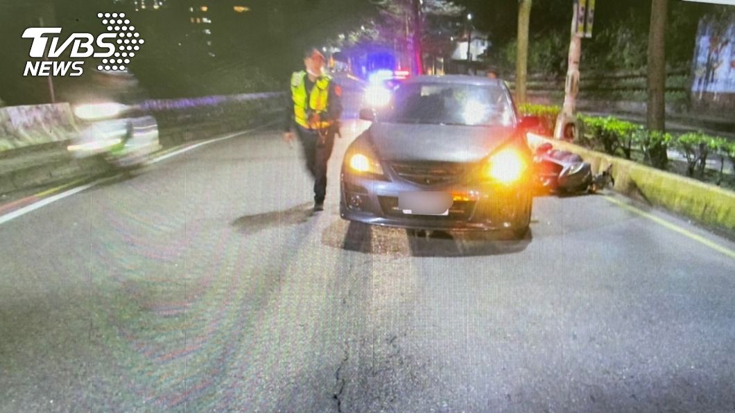 酒駕遇路檢急倒車撞傷騎士 員警攔查逮捕送辦