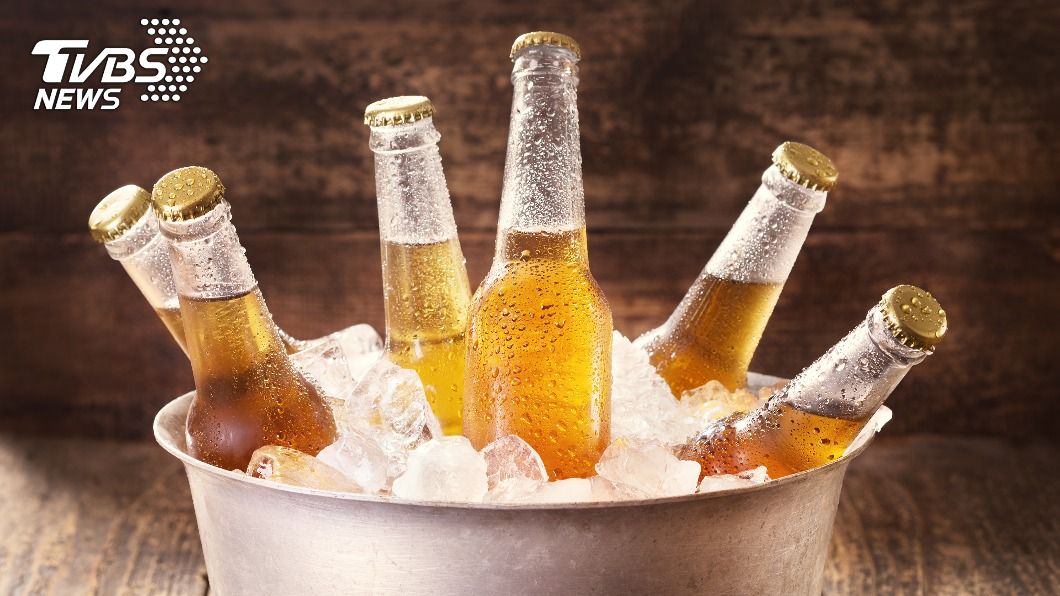 台東一名校長買啤酒給教練喝遭免職。（示意圖／shutterstock達志影像）