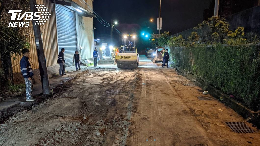 新北汐止凌晨傳工安意外　鋪路工人遭輾斃