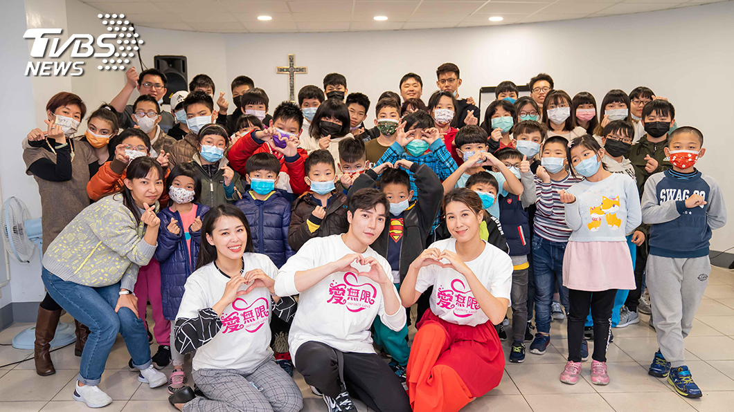 營養師宋明樺、家醫師陳欣湄、美髮專家Ryan訪弱勢課輔班擔任一日教師