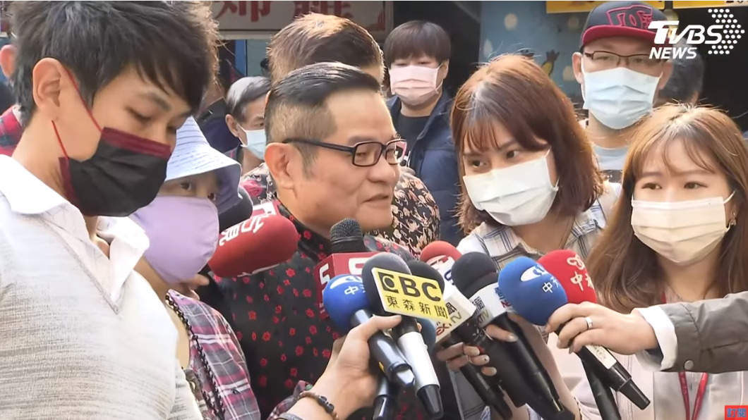 許效舜直批網友言論不負責。(圖/TVBS)