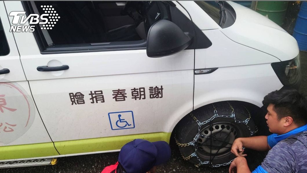 偏鄉長輩抗疫不孤單 復康巴士變身資訊交流站