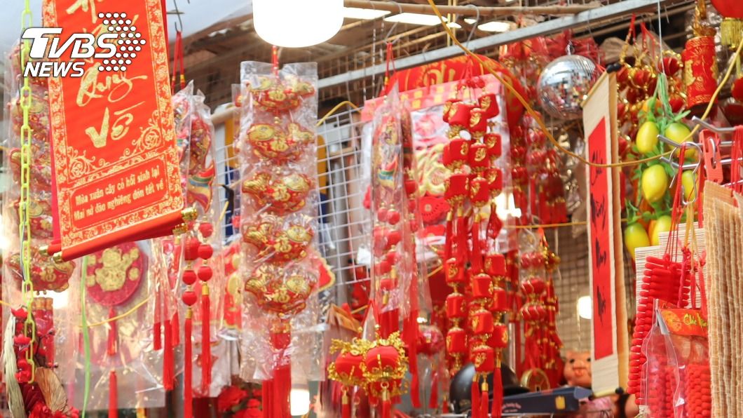 越南本土疫情來襲 年貨大街人潮生意不如往昔