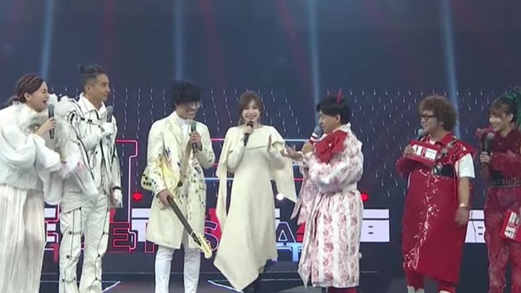 刻在我「Cyndi」的名字　王心凌、盧廣仲合唱