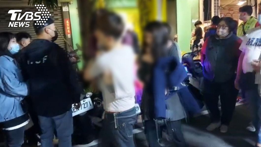 高雄新樂街市集人潮擁擠引衝突 3歲女童遭波及送醫
